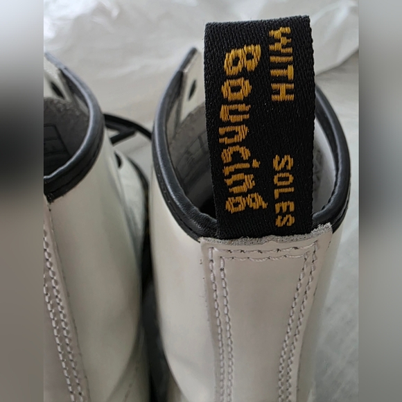 White Lace-Up Boots Dr. Martens Air Wair AW004 Size 7 - Picture 10 of 11